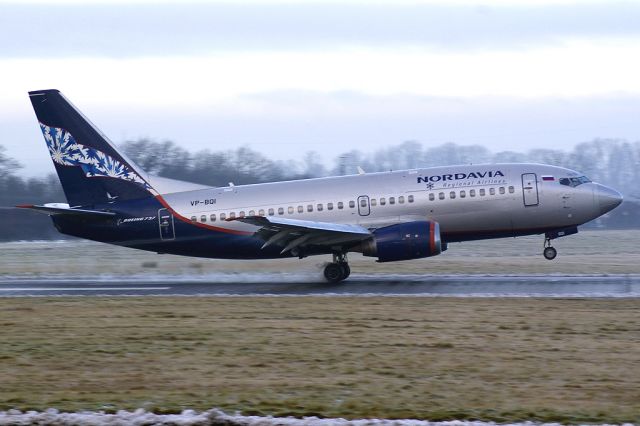 Boeing 737-500 (VP-BQI)