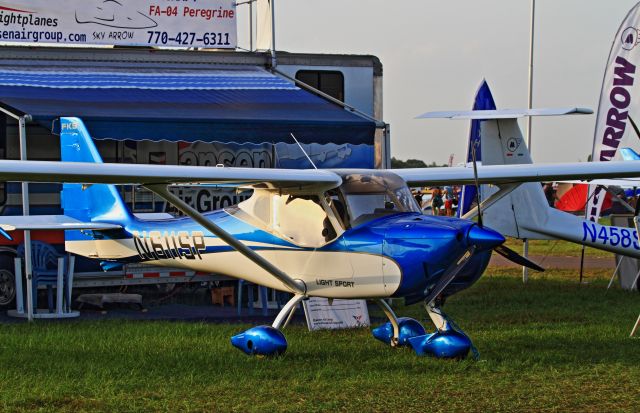 Cessna Skyhawk (N611SP) - Beautiful Light sport plane on display at Sun & Fun 2015.