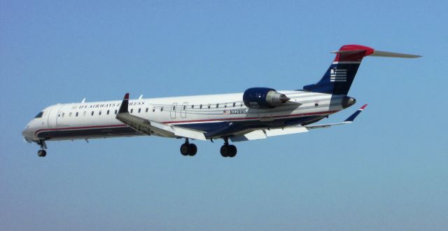 Canadair Regional Jet CRJ-700 (N329MS) - Landing on RWY 30
