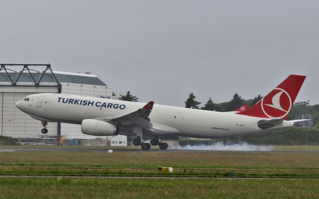 Airbus A330-200 (TC-JDP) - turkish cargo a330-200f tc-jdp landing at shannon 26/6/16.