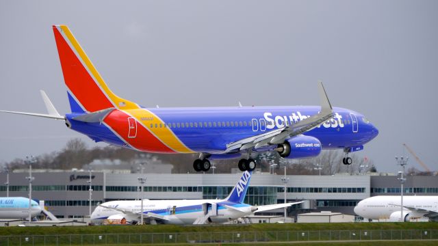 Boeing 737-800 (N8662F) - SWA8700 on final to Rwy 16R to complete its delivery flight from KBFI on 3/11/15. (ln 5309 / cn 36936). ATS will install wifi and scimitar winglets before the aircraft enters passenger service.