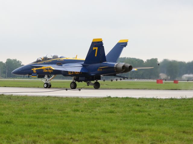 McDonnell Douglas FA-18 Hornet (BAW7) - Testing the Arresting Gear!