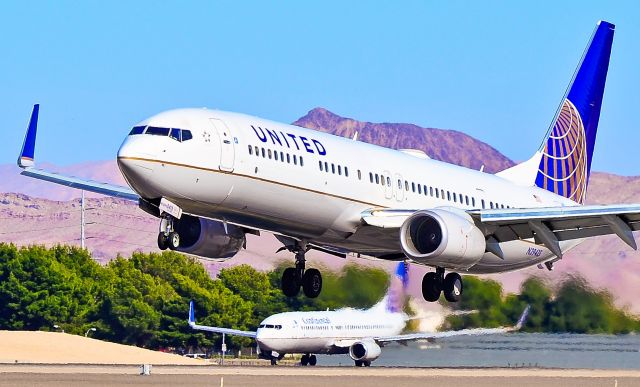 Boeing 737-900 (N39415) - United Airlines Boeing 737-924/ER N39415 (cn 32826/2516) - Las Vegas - McCarran International (LAS / KLAS) USA - Nevada, October 28, 2011 Photo: Tomás Del Coro