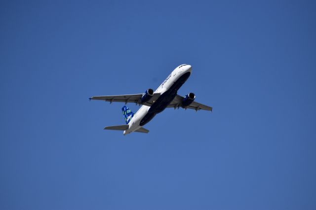 Airbus A320 (N653JB) - JBU43 ~ KRNO-KLGB ~ 4 June, 2020