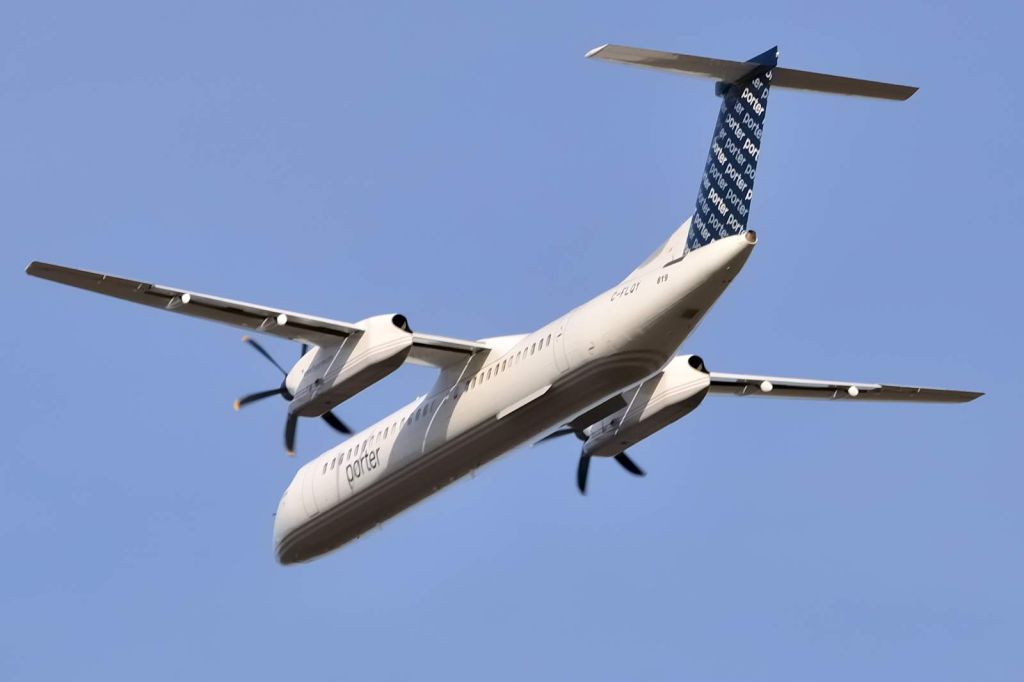 de Havilland Dash 8-400 (C-FYQY)