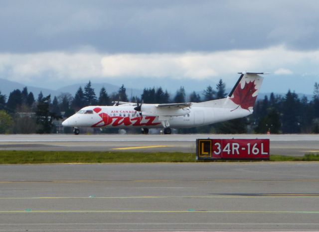 de Havilland Dash 8-100 (C-FJXZ)