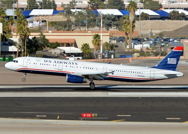 Airbus A321 (N568UW)