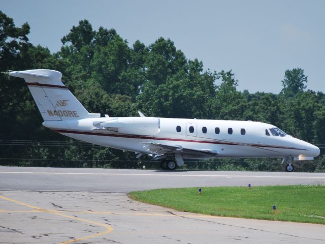 Cessna Citation III (N400RE) - EVERNHAM RACING rolling down runway 28 at KSVH - 6/18/09