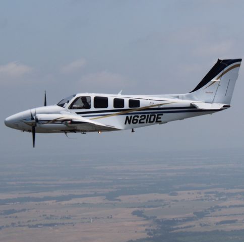 Beechcraft Baron (58) (N621DE)