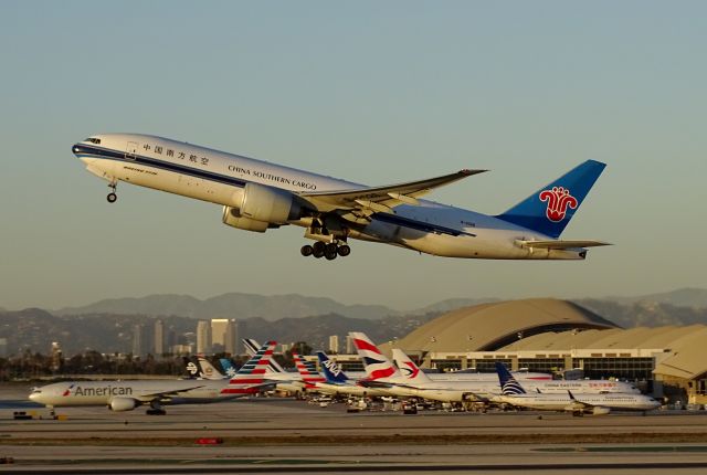 Boeing 777-200 (B-2026)