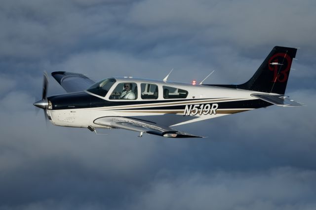 Beechcraft Bonanza (33) (N519R)