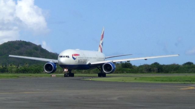 Boeing 777-200 (G-YMMB)