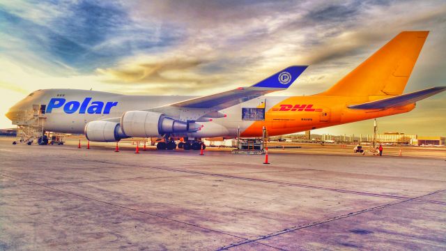 Boeing 747-400 (N454PA) - THIS IS A NICE PICTURE TOOK IT WHEN AIRCRAFT ON GROUND.