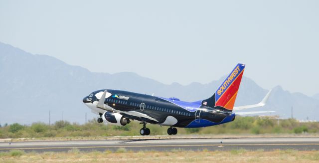 Boeing 737-700 (N715SW) - 5/15/2013