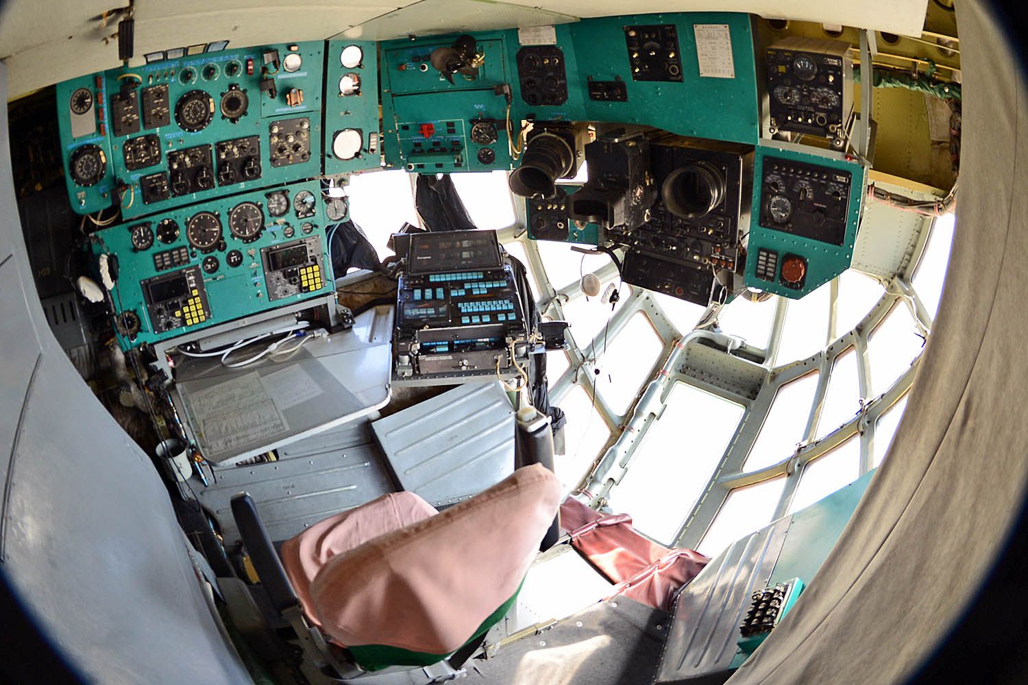 Ilyushin Il-76 (P-913) - Air Koryo, Navigator station below cockpit