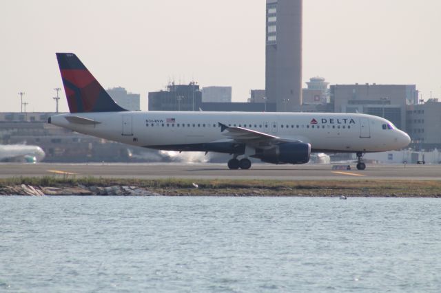 Airbus A320 (N364NW) - Delta A320 holding short of 4L due to traffic landing