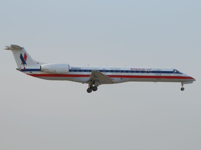 Embraer ERJ-145 (N689EC)