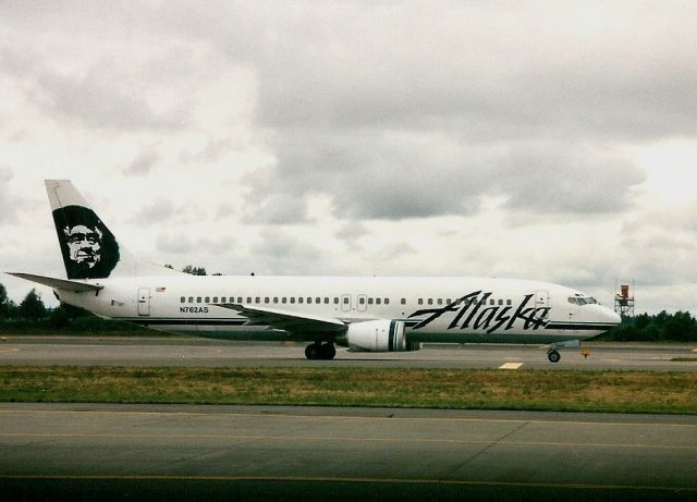 BOEING 737-400 (N762AS)