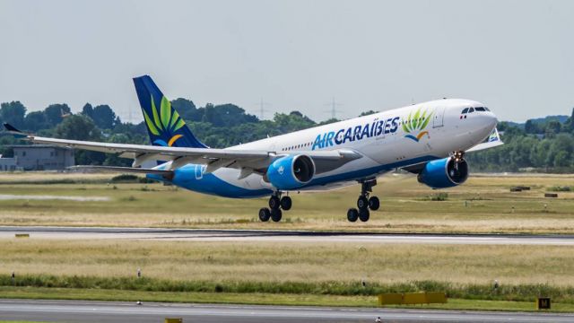 Airbus A330-300 (F-HHUB)