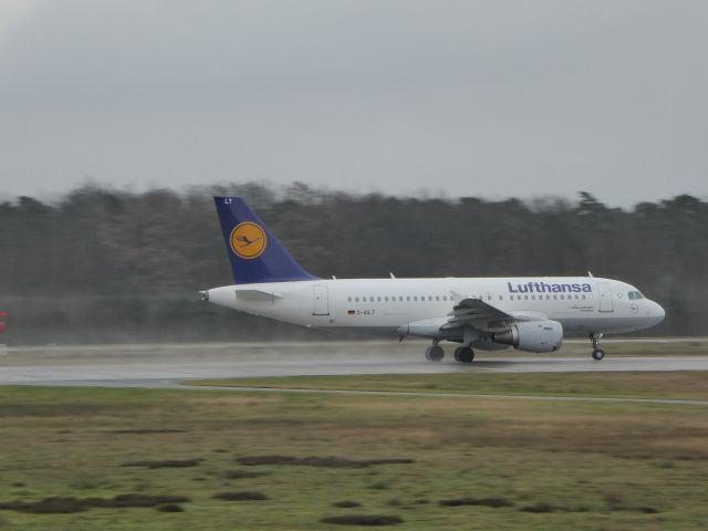 Airbus A319 (D-AILT) - Lufthansa A319-100 D-AILT running on the wet rwy 18 FRA, shortly before takeoff. Photo made 16.01.2016