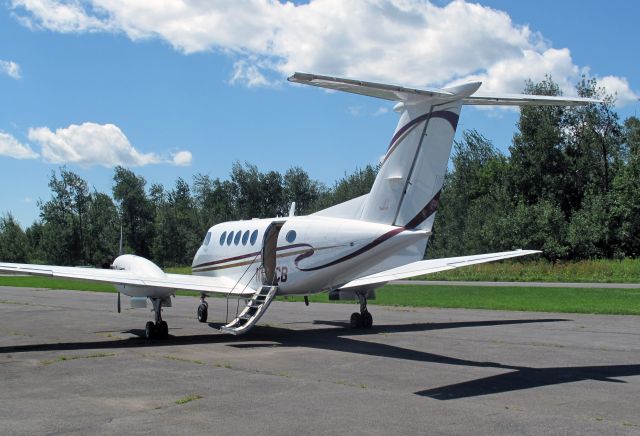 Beechcraft Super King Air 200 (N351CB) - At Frankforts 2,500 ft long runway.