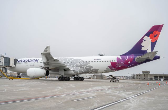 Airbus A330-200 (N381HA) - HONOLULU - SEATTLE FLIGHT HA22 DIVERTED TO SPOKANE DO TO SNOW ON WEST COAST