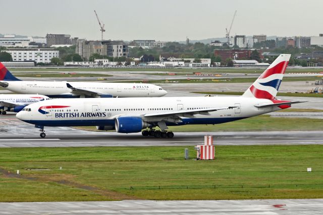 Boeing 777-200 (G-YMMI)