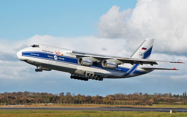 Antonov An-124 Ruslan (RA-82047) - volga-dnepr an-124-100 ra-82047 dep shannon for newburgh stewart int 1/11/18.