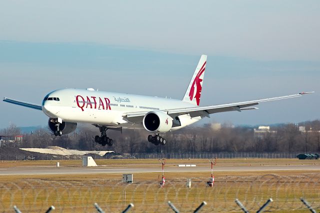 BOEING 777-300ER (A7-BAC)