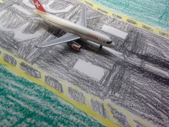 Airbus A320 (HB-IJV) - Model on drawn runway