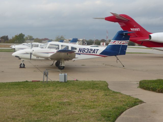 Piper PA-44 Seminole (N832AT)