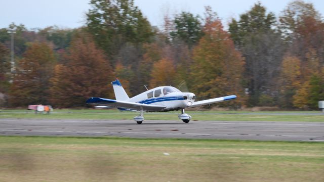 Piper Cherokee (N9737W)