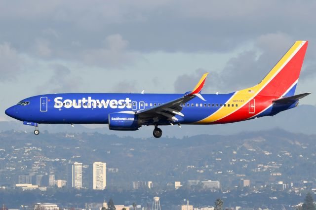 Boeing 737-800 (N8534Z)