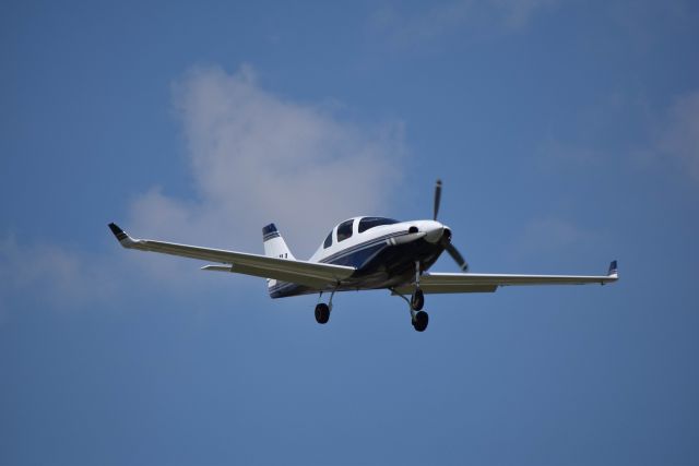 Lancair Lancair 4 (N111HH) - 8/27/2016: A 2002 Lancair IV-P (HHF-001) (N111HH) landing at KDAL.  