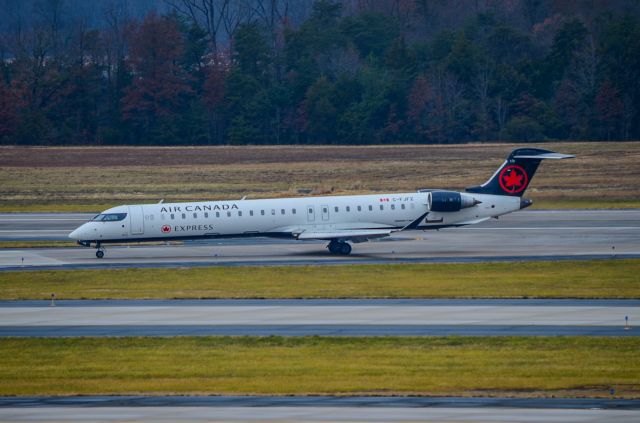 Canadair Regional Jet CRJ-900 (C-FJFZ)