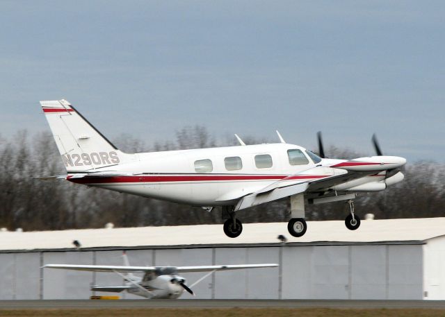 Piper Cheyenne (N290RS) - About to touch down on 14 at Downtown Shreveport.