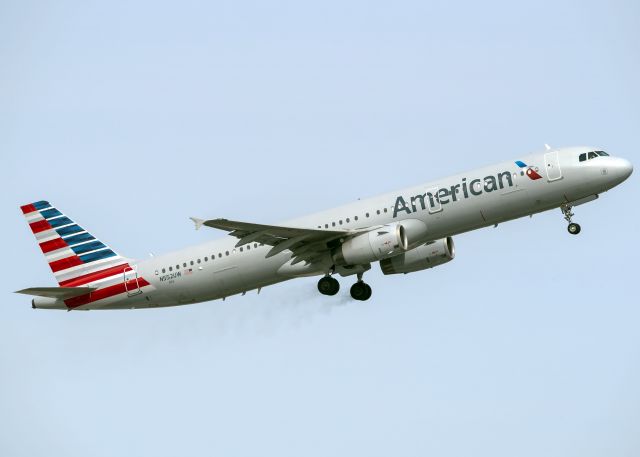 Airbus A321 (N552UW)