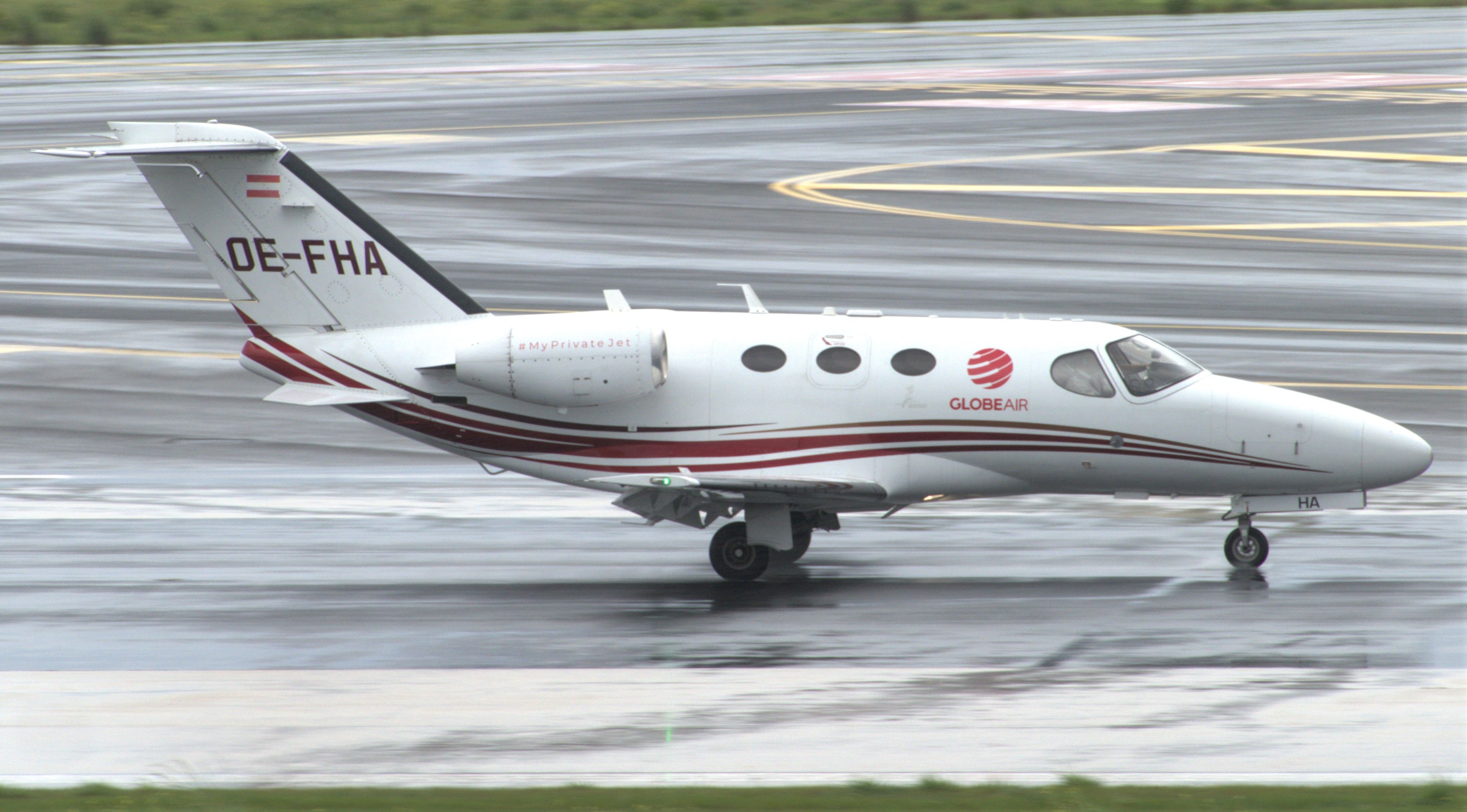 Cessna Citation Mustang (OE-FHA) - On landing RW31