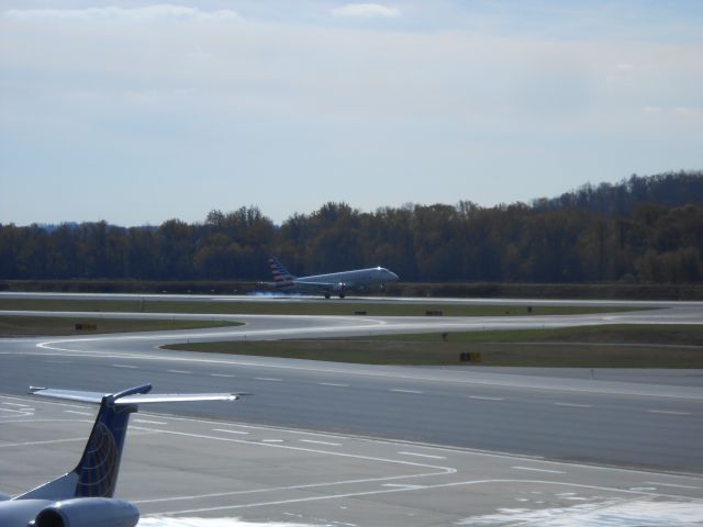 Embraer 170/175 (N405YX)