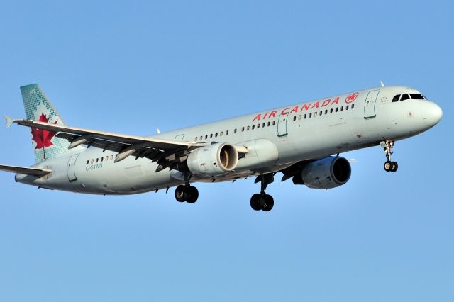 Airbus A321 (C-GJWN) - Arriving from Cancun, Mexico.