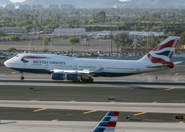 Boeing 747-400 (G-BNLY)