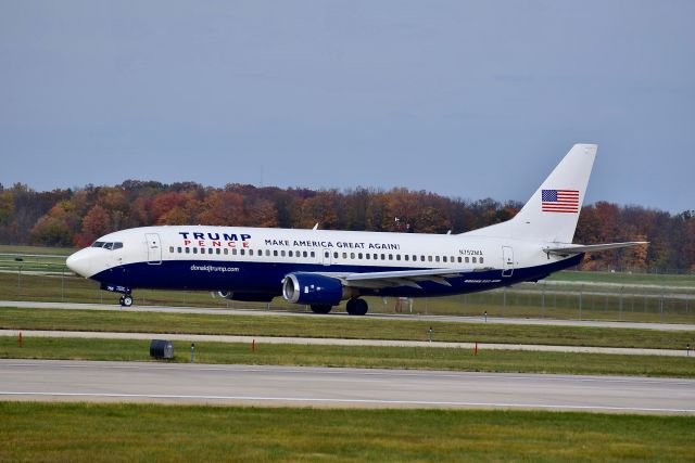 Boeing 737-700 (N752MA) - 737-400