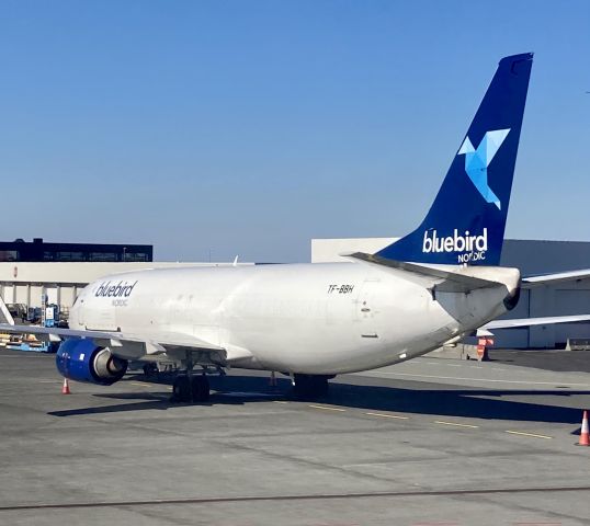 BOEING 737-400 (TF-BBH)