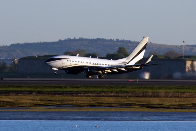 Boeing 737-700 (N301SR)
