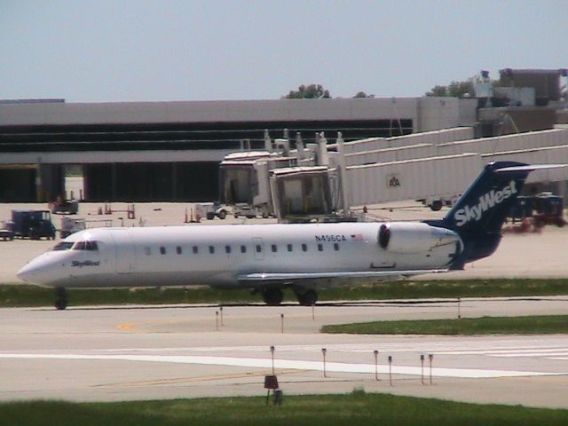 Canadair Regional Jet CRJ-200 (N496CA)