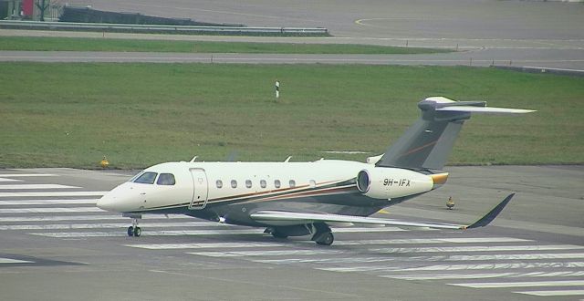 Embraer Legacy 550 (9H-IFX) - 9HIFX10112021ZRH.