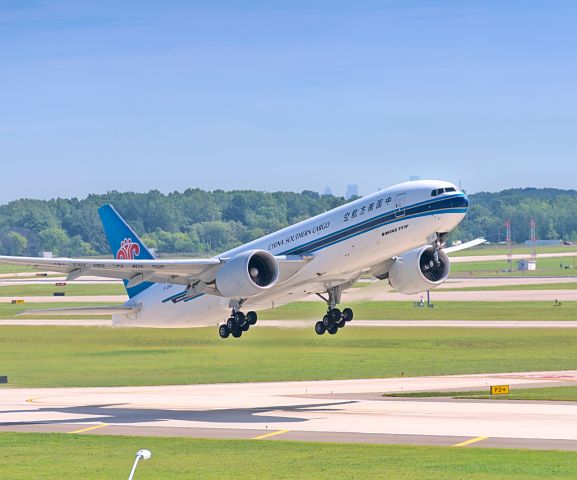 Boeing 777-200 (B-2042) - China Southern 411 heavy departing off of runway 21R at DTW after diverting here from Anchorage due to the storms in Chicago. The crew had timed out and had to remain overnight in Detroit.br /br /8/25/2021