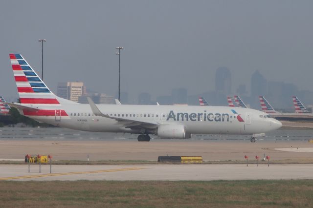 Boeing 737-700 (N910NN)