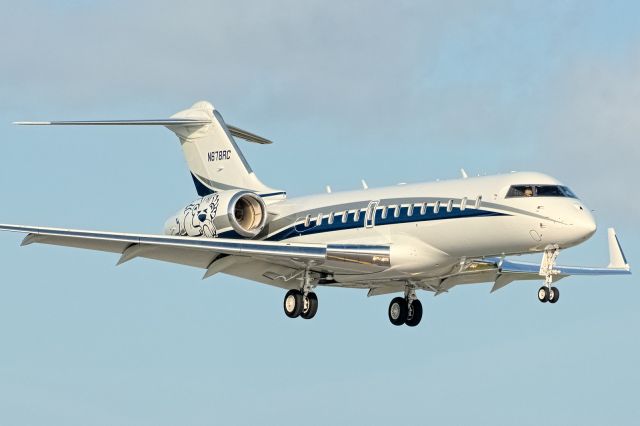 Canadair Challenger (N678RC) - Hombardier BD-700 (Global Express)