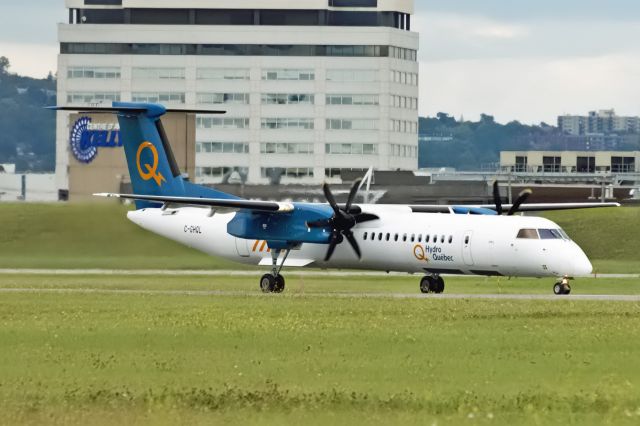 de Havilland Dash 8-400 (C-GHQL)